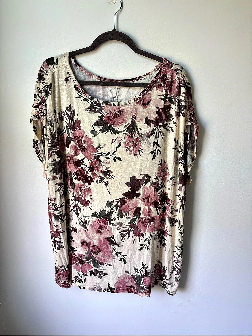 Maurice’s 24/7 floral 2X shirt New without tags